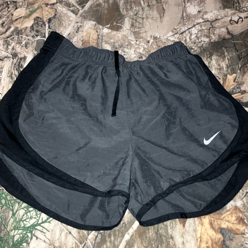 Gray Nike shorts size xs